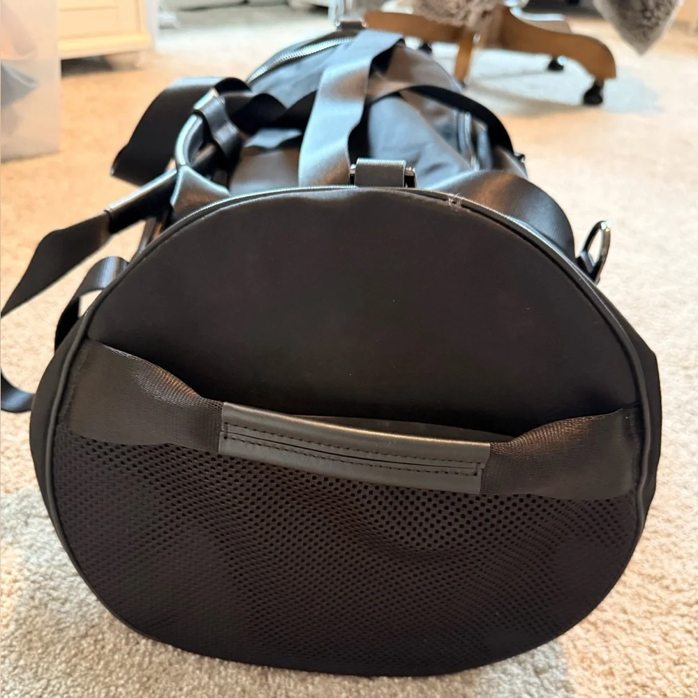 Tumi duffel bag